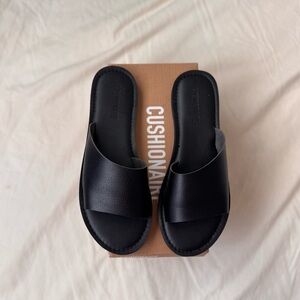 Cushionaire Black Slide Sandals